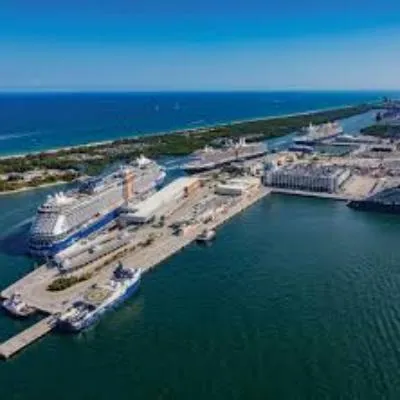 Beyond the Dock: สัมผัสแรกของคุณที่ 'โรงจอดรถ' แห่งท้องทะเล